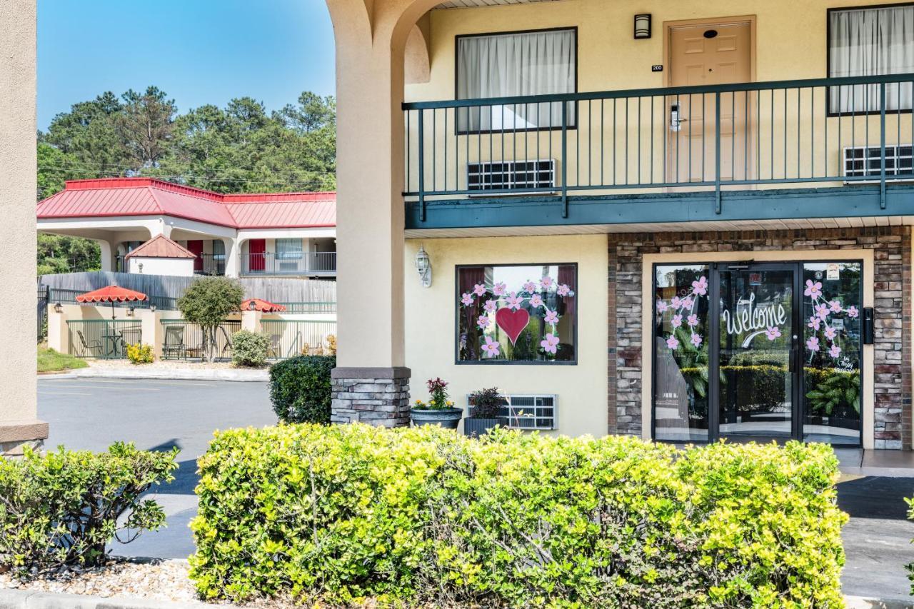 Days Inn By Wyndham Macon I-475 Экстерьер фото