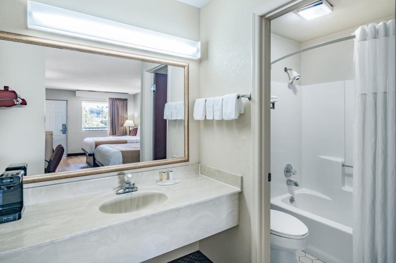 Days Inn By Wyndham Macon I-475 Экстерьер фото