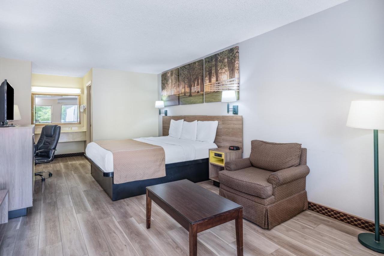 Days Inn By Wyndham Macon I-475 Экстерьер фото