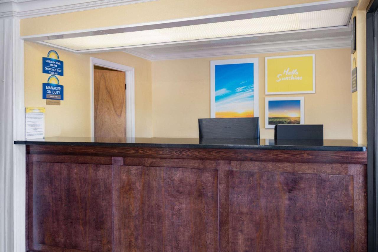 Days Inn By Wyndham Macon I-475 Экстерьер фото