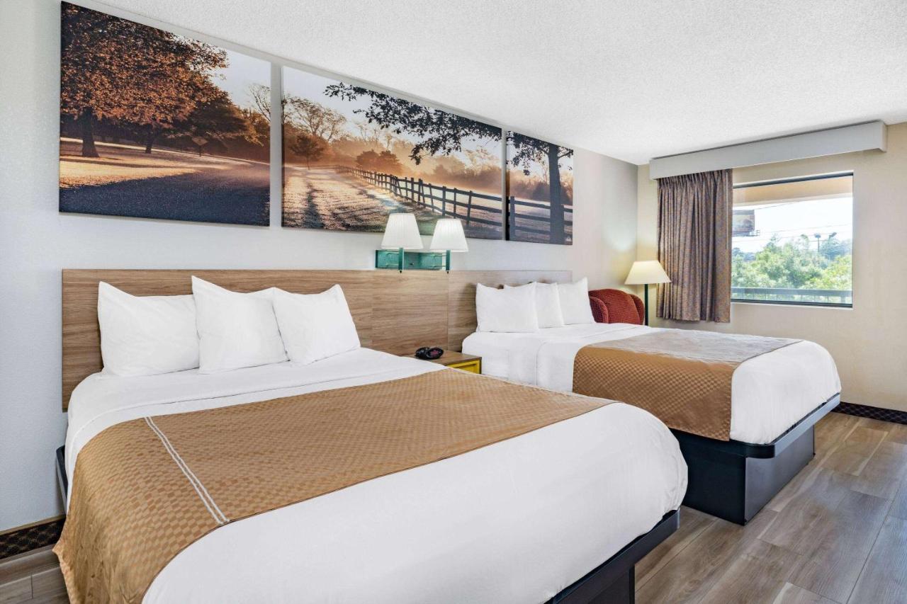 Days Inn By Wyndham Macon I-475 Экстерьер фото