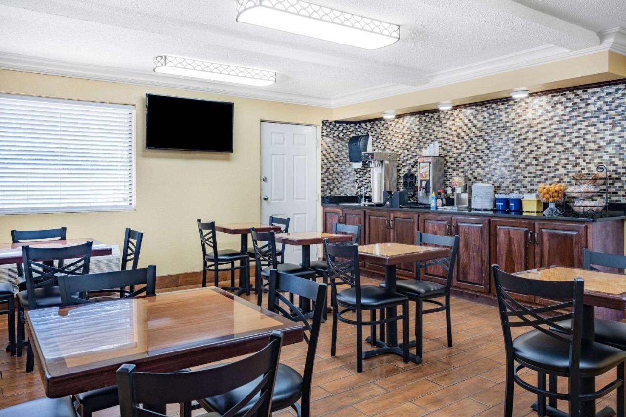 Days Inn By Wyndham Macon I-475 Экстерьер фото